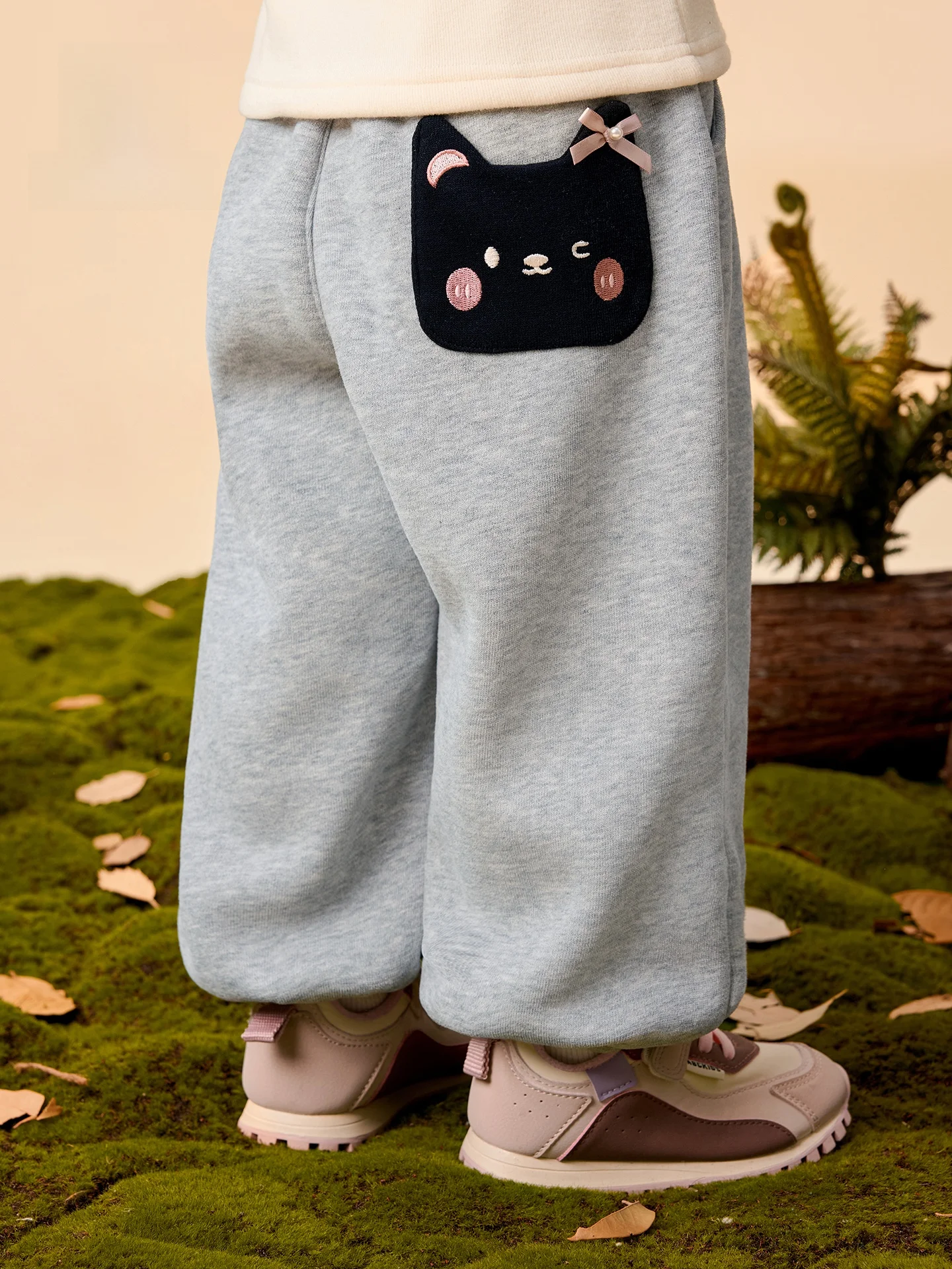 子供ズボン おしゃれ 女の子 どう選ぶ？冬のカジュアルパンツが通学にもぴったりになる理由