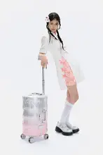 おしゃれなラウンド型キャリーケース【静音・四輪・パスワードロック付き】