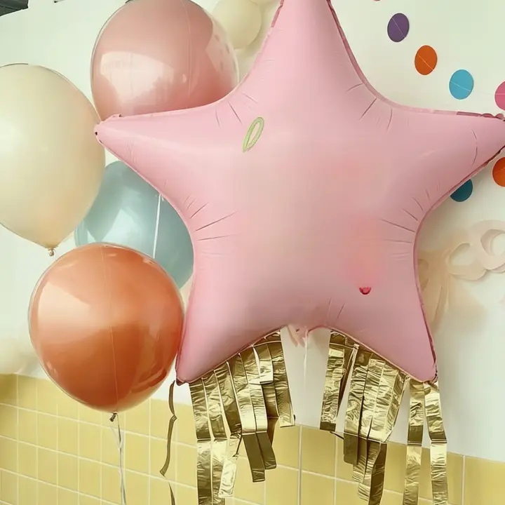 大きなピンクの五角星フリンジバルーン【誕生日デコレーション用】