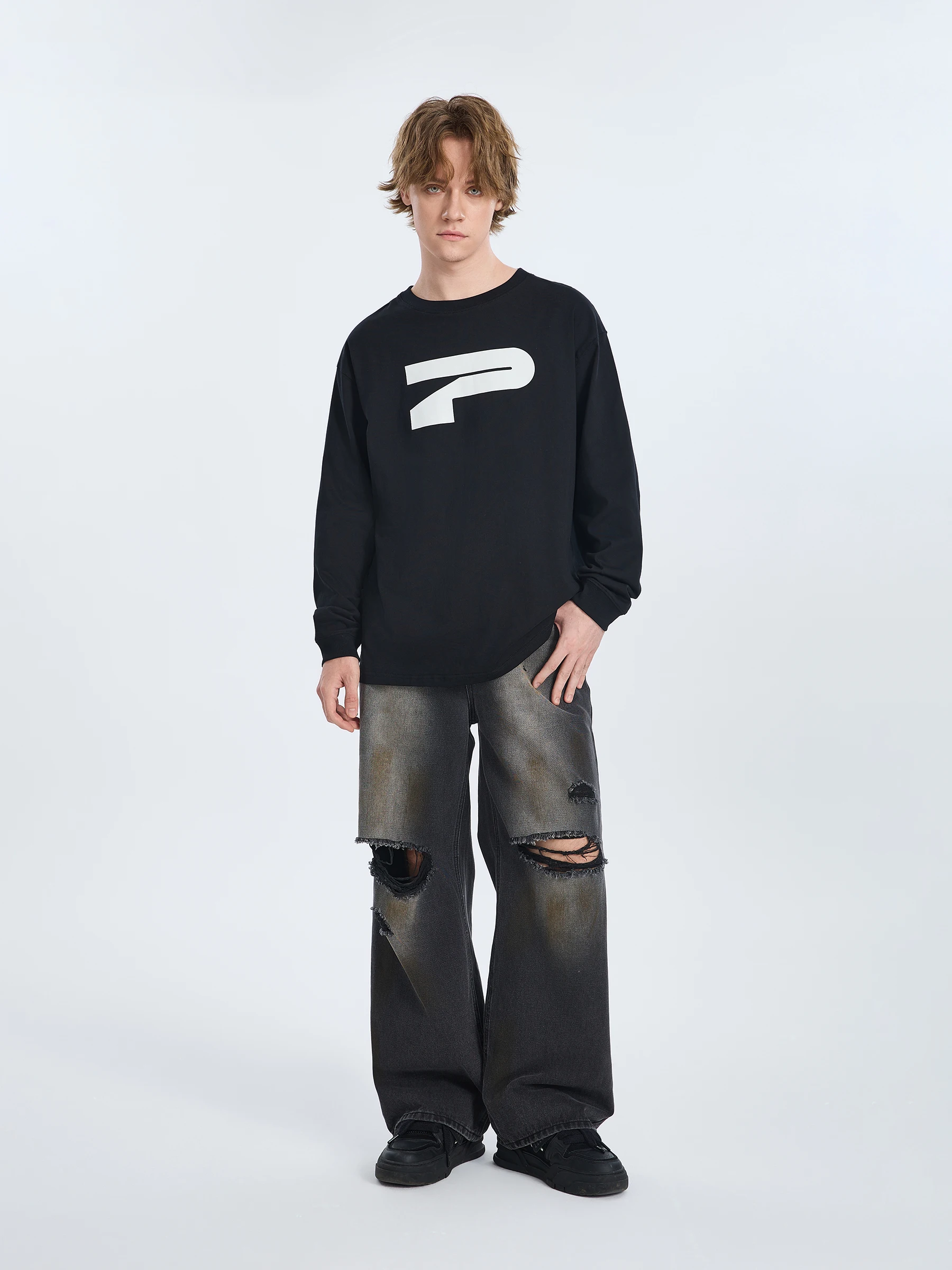 tシャツ ピチピチ メンズ：P字模様プリント長袖Tシャツの実用性と性能解析