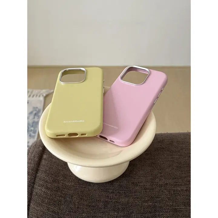 secondstudio 柔らかなイエローのiPhone用ケース【純色・レザー・全包型】