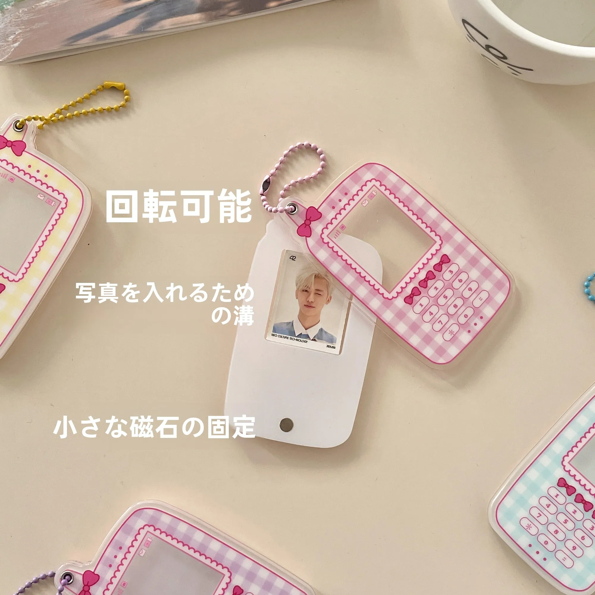 初期の携帯電話と現代のスマホを比べて、今こそ「キーホルダー型スマホフレーム」を選ぶべき理由は？