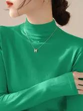 ハイネック紫色ニットセーター【秋冬用・女性・長袖・シンプルデザイン】