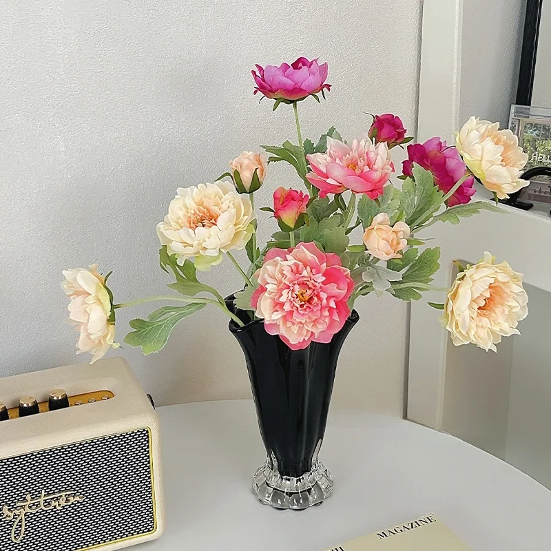 ドライフラワーの花束をどう飾れば、家に「癒しの空間」をもたらすのか？