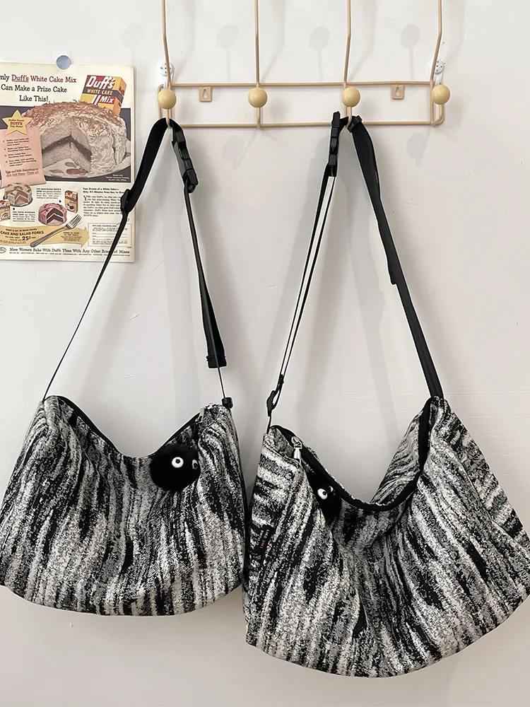 トートバッグを「自分らしく」選ぶには？カジュアルで自由なスタイルを実現する1つの答え