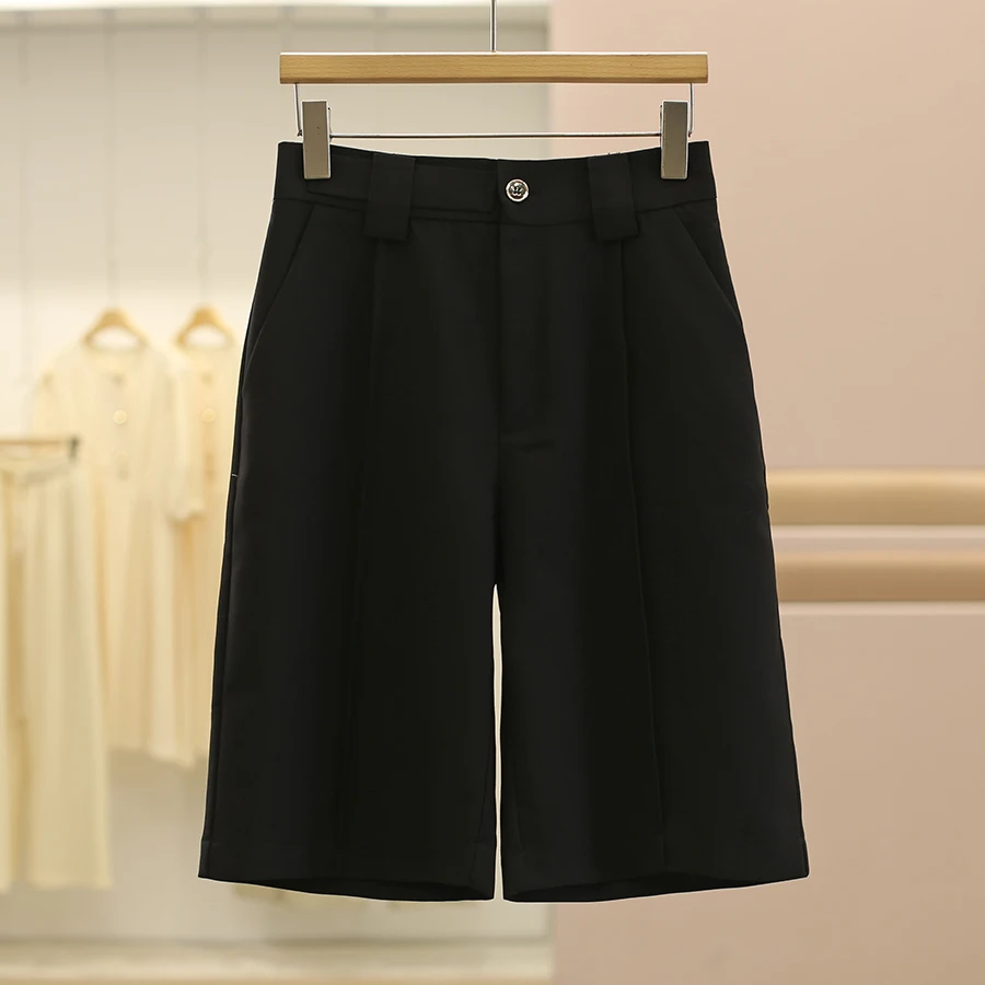 30代の忘年会に着るべき服装は？スタイリッシュで自然なコーデがここに！