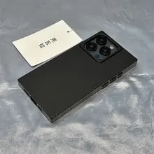 シンプルなデザインのiPhoneケース【角型・ブラック・男女兼用】