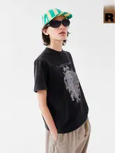 ヴィンテージロックスタイルのルーズフィット半袖Tシャツ【したデザイン・秋用】