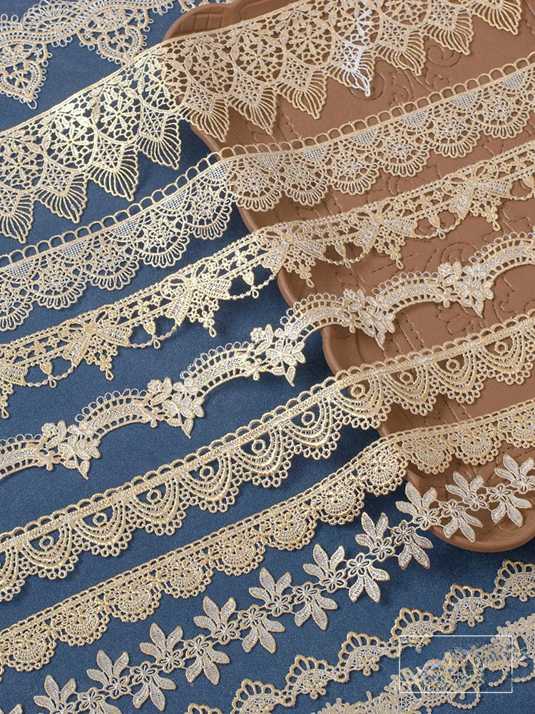 ポリエステル刺繍 白地金箔水溶花辺素材はDIYハンドメイドでどのような用途に適するのか