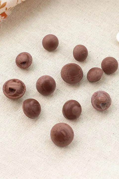 木目調樹脂製ボタン【子供用ドレス・手作り・水洗い可】