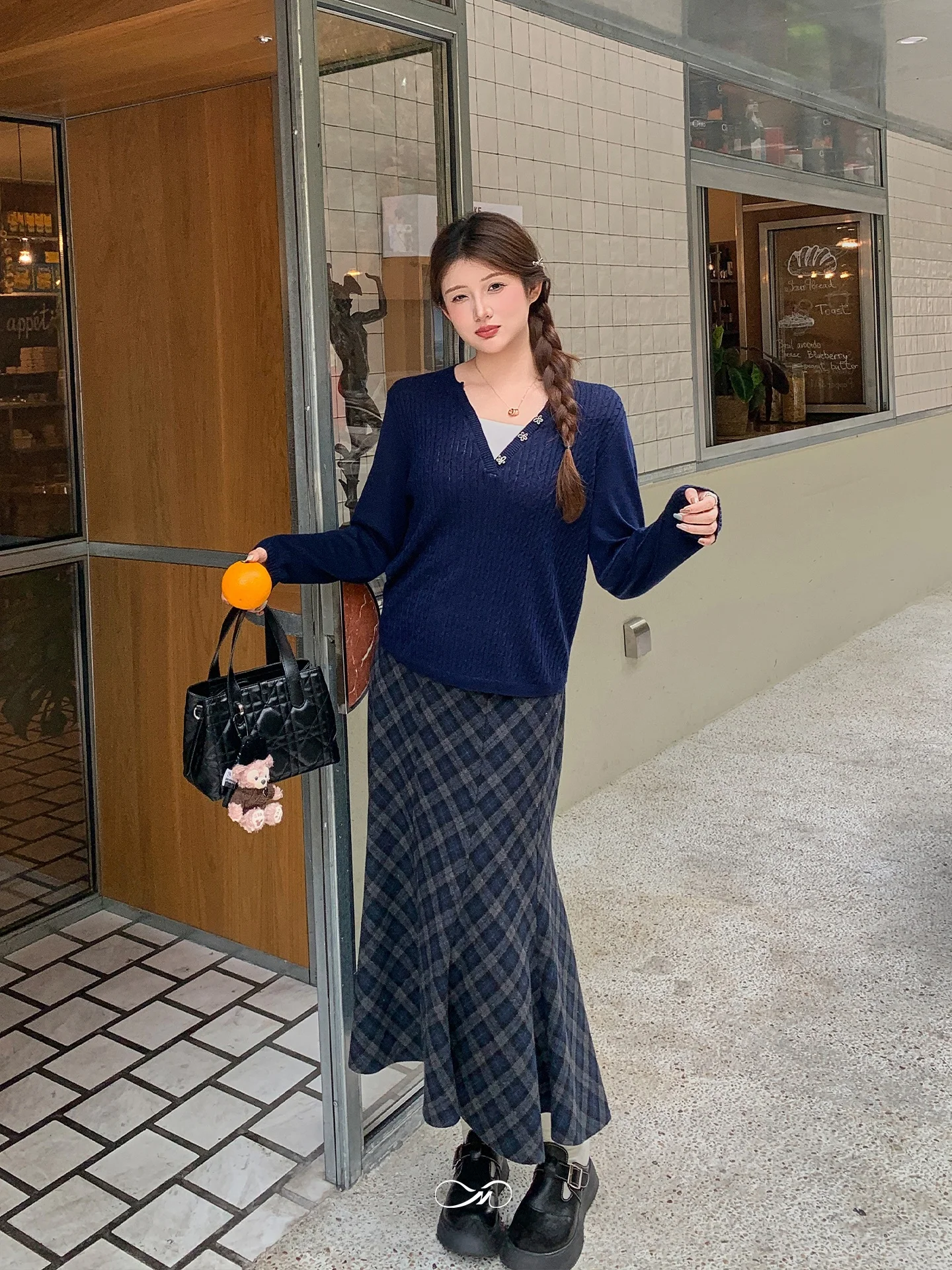 冬のインナーシュラフで肌荒れを防ぐには？マーシーの麻花Vネックニットがおすすめの理由