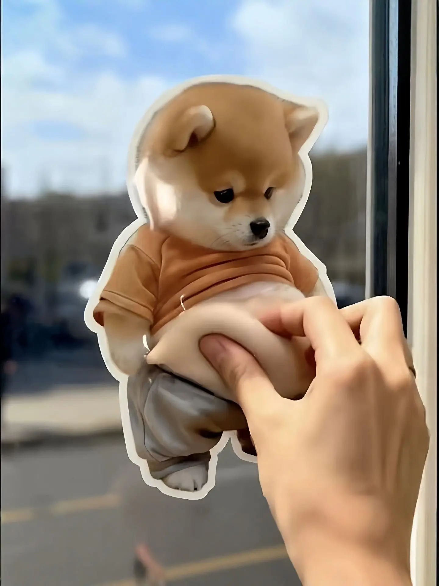 柴犬デザインのドアストッパー：静音・衝突防止機能とおもしろいデザインの実用性