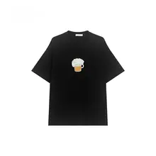 立体的なフック刺繍デザインの短袖Tシャツ【ユニセックス・フィット・カジュアル】