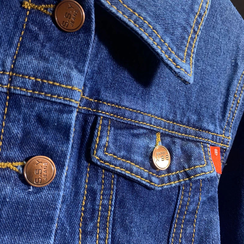デニムジャケット コーデ 完全ガイド｜スリムフィット紺色が自然な日常を実現