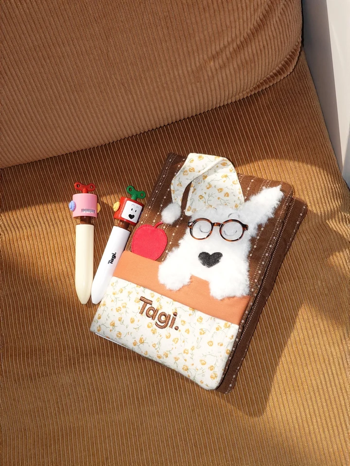 かわいい犬デザインのフワフワ手帳風ノート【手作り・温かみのある素材】