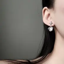 個性派 猫眼石ハート型ピアス【シルバーニードル・女性用】