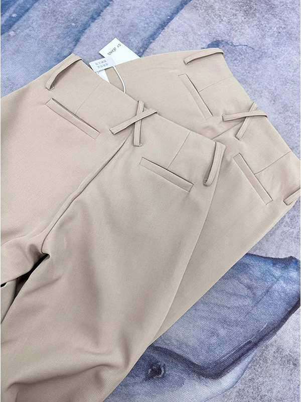 四月下旬に着るべき服装は？カジュアルパンツの選び方と、今季のベストスタイルとは
