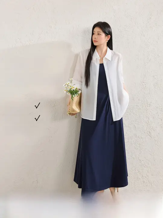 大きいサイズのライサール混紡透け感サンプロテクションシャツ付きキャミワンピース【ウエスト絞り・秋用・シンプルデザイン】（セットアップ対応）