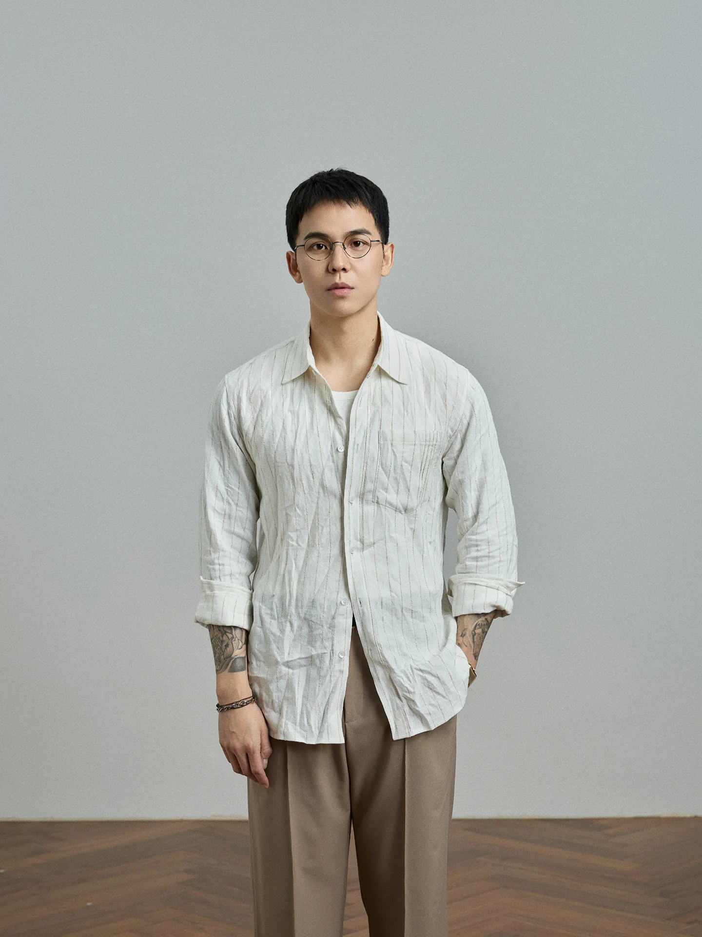 大学生の夏服に何を選びたい？ストライプリネンシャツが解決するリアルな悩み