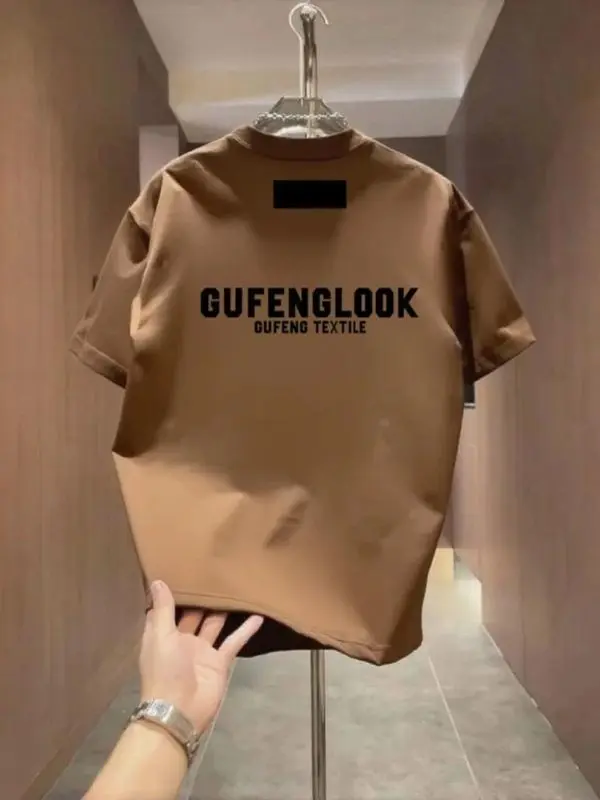 ハーフバースデー ロゴ 印刷の個性を表現する半袖Tシャツ：デザインと実用性のバランス