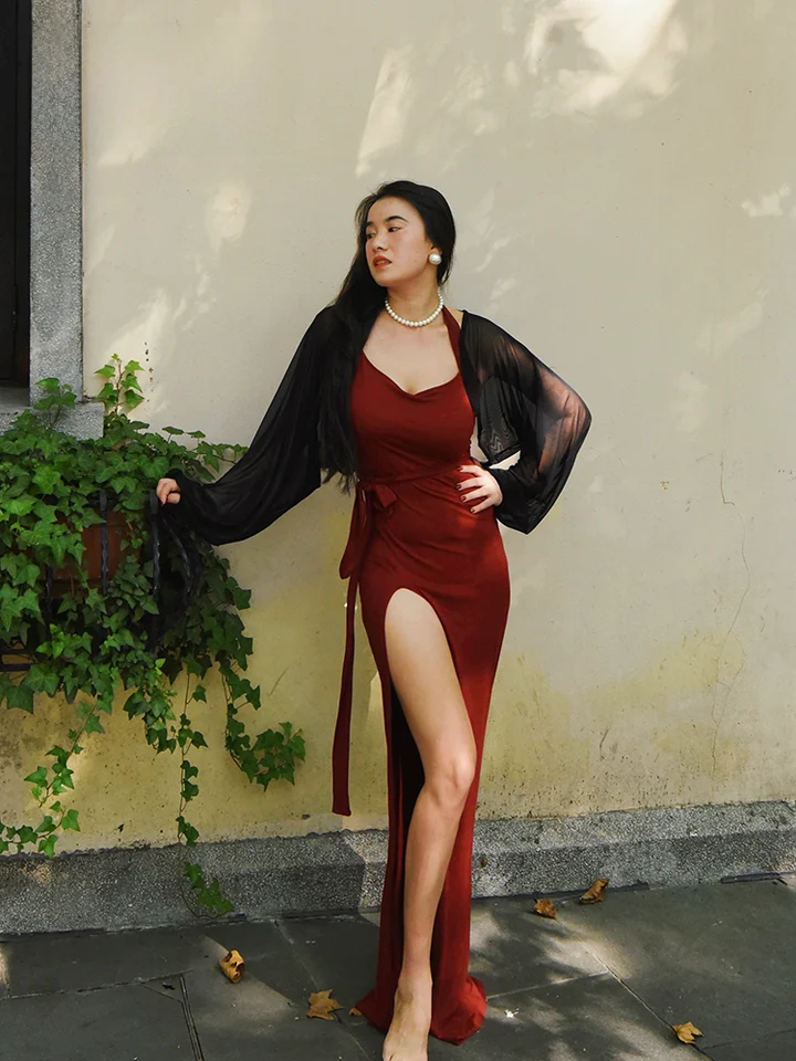 エキゾチックなデザインのブラックベリーダンスドレス【秋冬用・セクシーなフィット】（セットアップ対応）