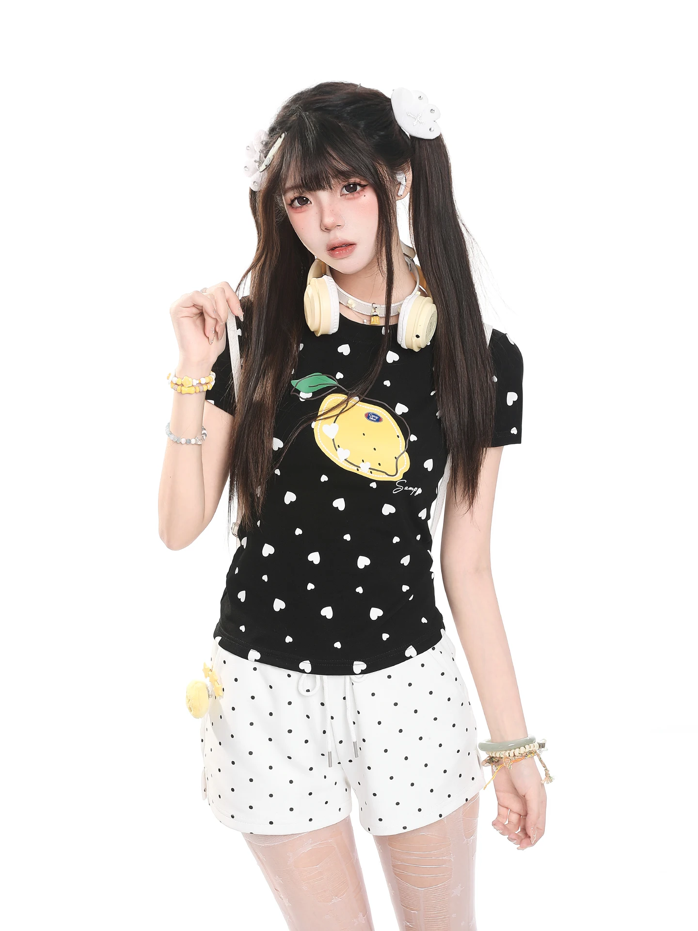 ユニークなデザインのアニメプリントTシャツ：夏の日常着としての実用性と価格戦略
