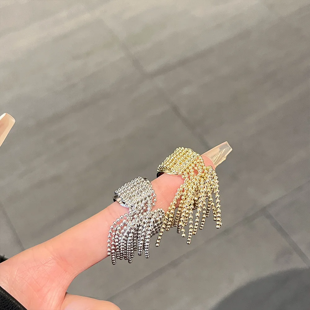 ビーズアクセサリーで通勤スタイルを一気にアップグレードするには？