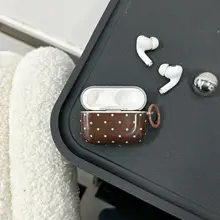秋冬向けにぴったり！ブラウンベースの星柄AirPods対応保護ケース【衝撃吸収・ワイヤレスデザイン】