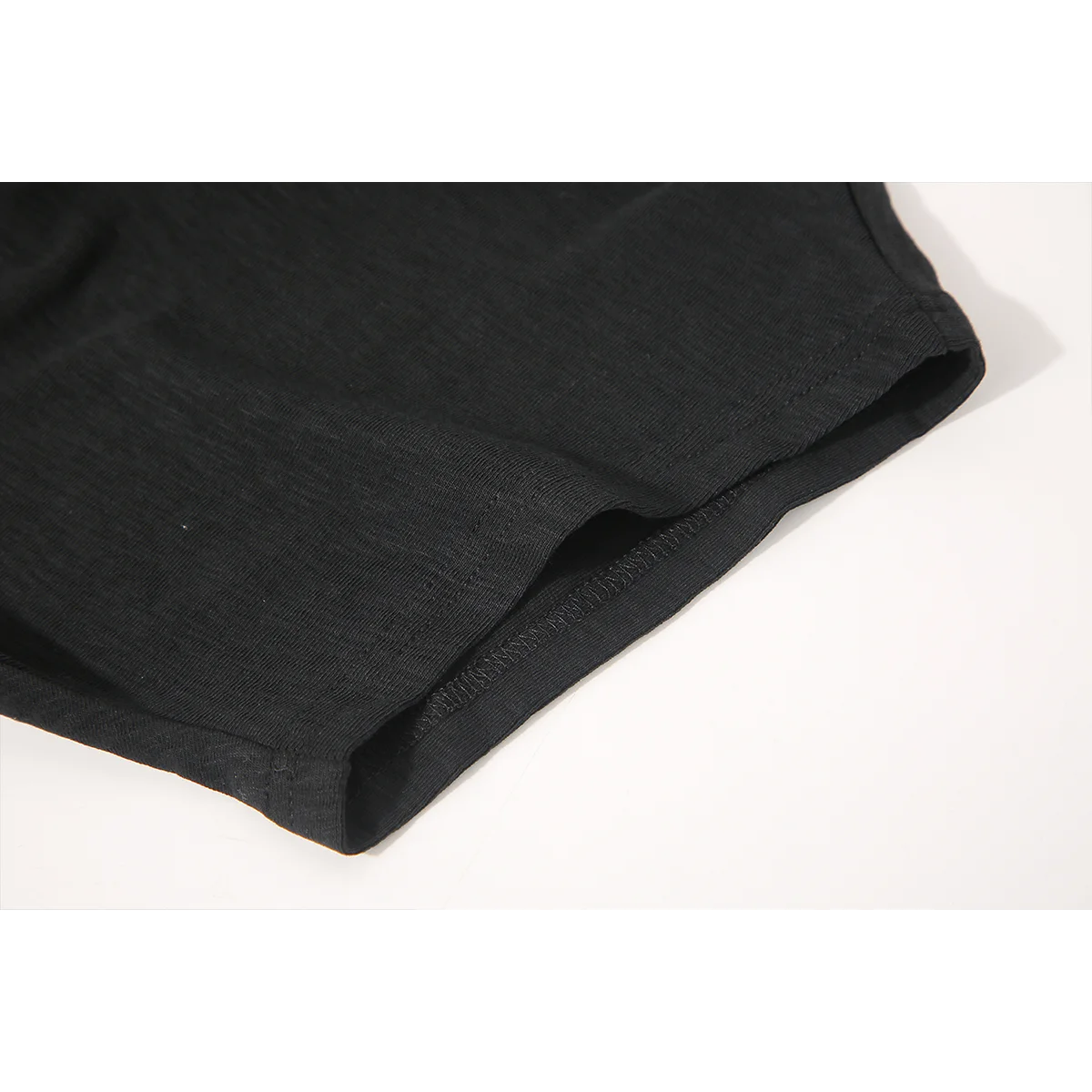 Tシャツズボンに入れるのに、どんなスタイルがおすすめ？
