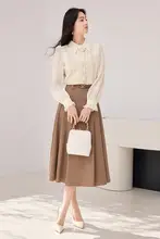 米色の長袖シャツ【重ね着対応・ニットキャミソール付き・女性用】（セットアップ対応）