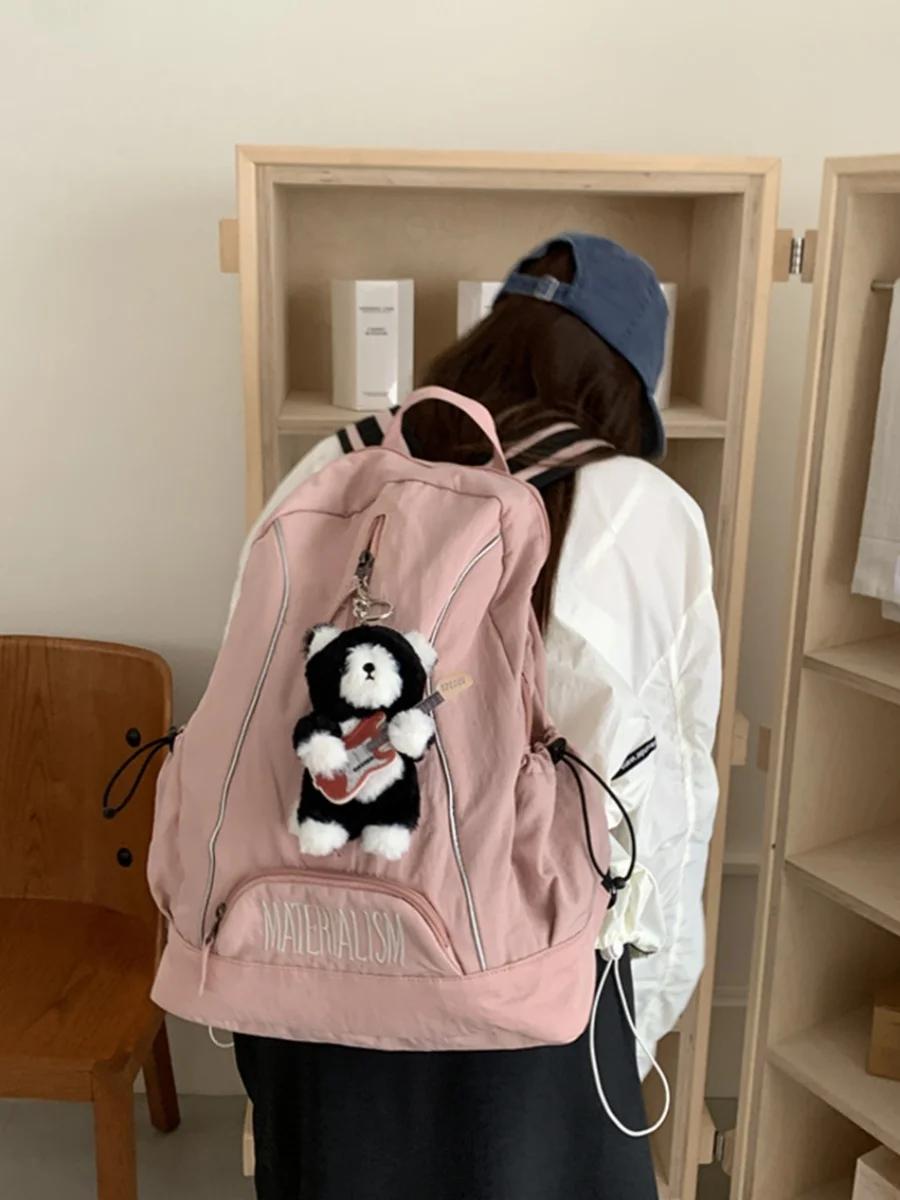2泊3日旅行用リュックおすすめ：シンプルで使いやすいブラックリュックサック