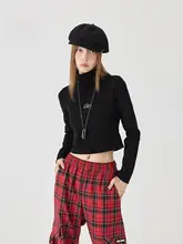 高めのタートルネックニットトップス【レディース・長袖・春秋用・フィットデザイン】