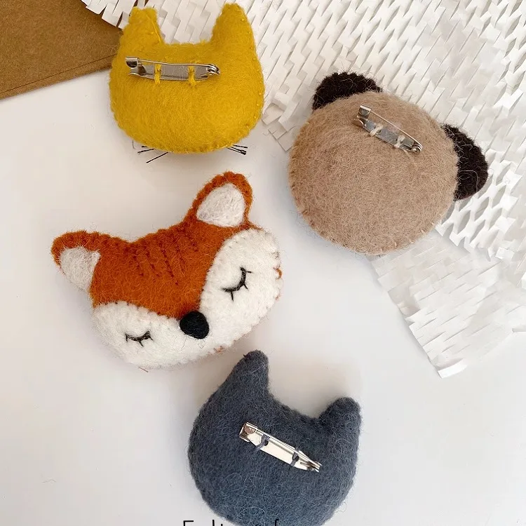 かわいい猫と犬と狐のブローチ：ネパール製羊毛フェルトで作るオリジナルアクセサリー