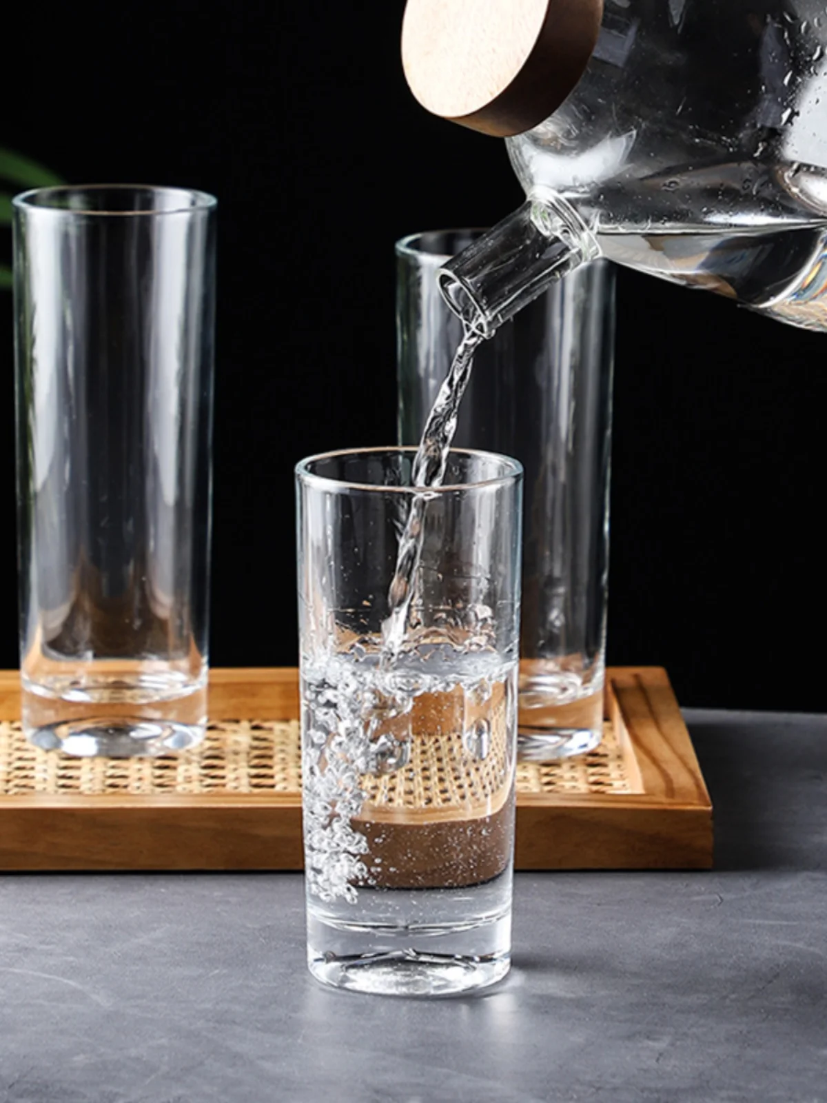 フル活用した節約生活の完全ガイド｜デ スク収納と飲み物の使い方