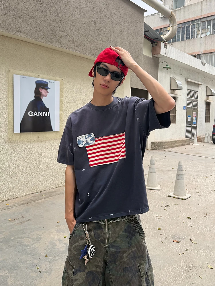色褪せたTシャツは本当にダメなのか？それとも、むしろ“生きている”証拠なのだろうか？