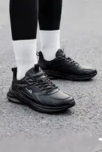防水仕様のレディースランニングシューズ【黒・柔らかいソール・クッション性】