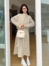 浅いカーキ色のスウェットワンピース【春用・女性・タンクトップスタイル】（セットアップ対応）