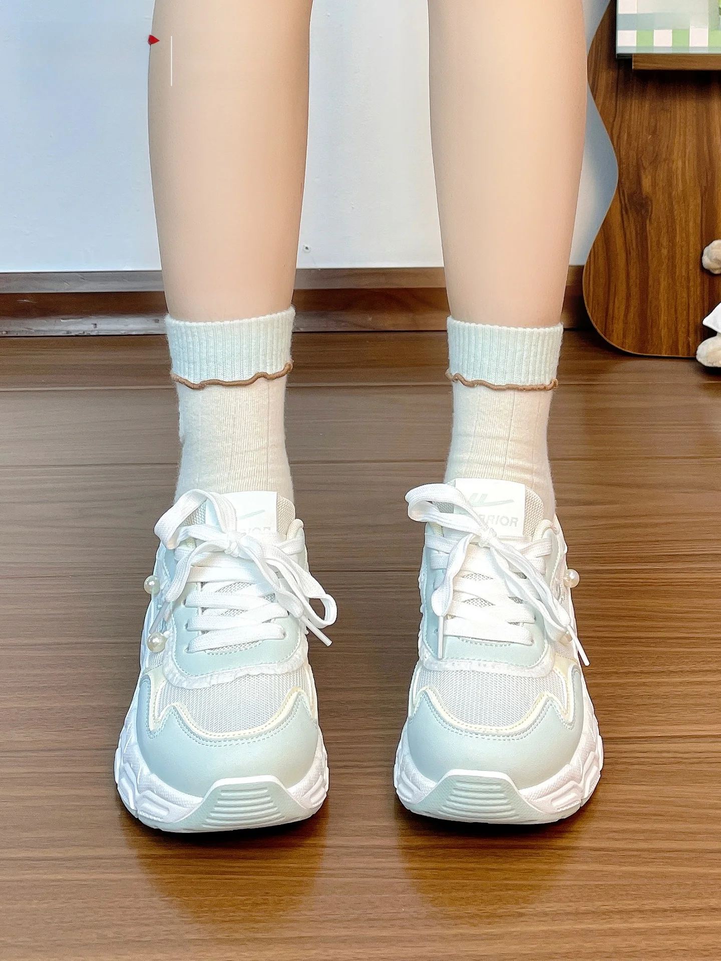 女子高生スニーカー：Warrior/回力夏用厚底透過型スニーカーの実用性とシーン別活用