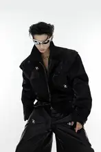 独特なデザインのショートジャケット【流動感のあるドレープ・メタルディテール・男性用】