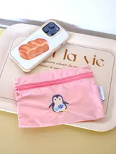 刺繍デザインの旅行用洗面ポーチ【化粧品・文房具収納に最適】