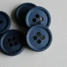 中程度の水色ダックブルーのボタン【コットン素材・直径15mm】