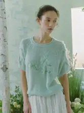ハンド刺繍入り短袖ニットトップス【春用・極上の柔らかさ】