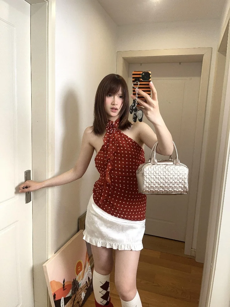 1枚でもオシャレにしたい10代女性に、夏の1枚で華やか  に！白いレースフレアスカートの選び方とは？