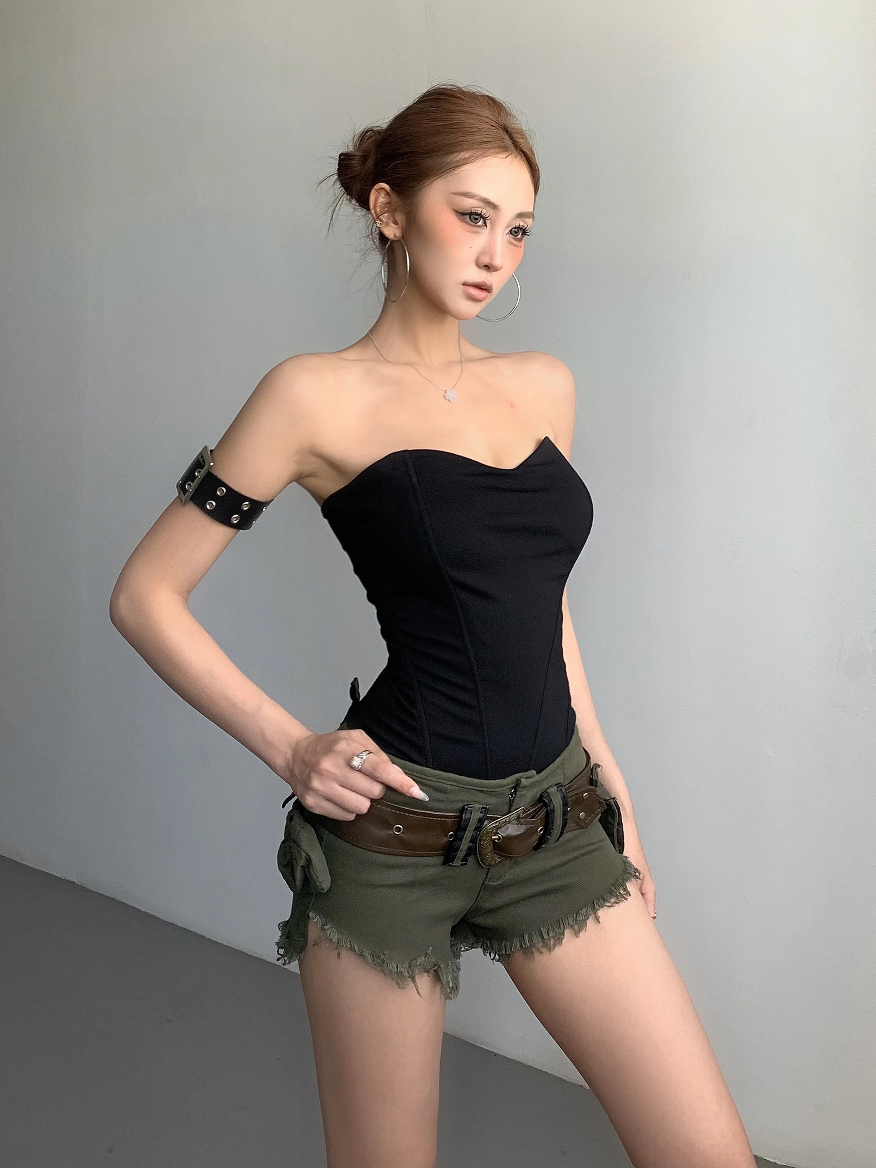 セクシーなフィット感のあるビスチェ：chestサイズとバストトップのバランスを実現