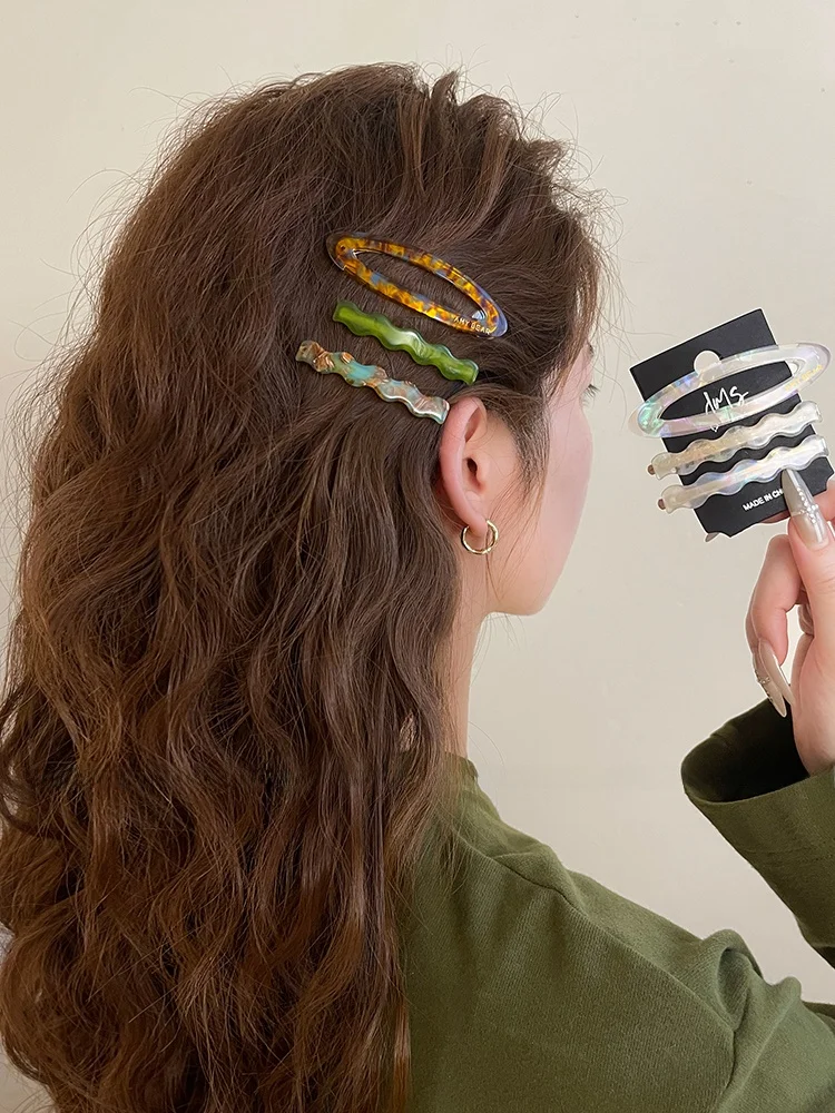 40歳の髪型に合うレトロなアセテートヘアクリップの選び方と活用法