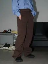 アメリカンレトロデザインのウォッシュドストレートデニムパンツ【ゆったりフィット】