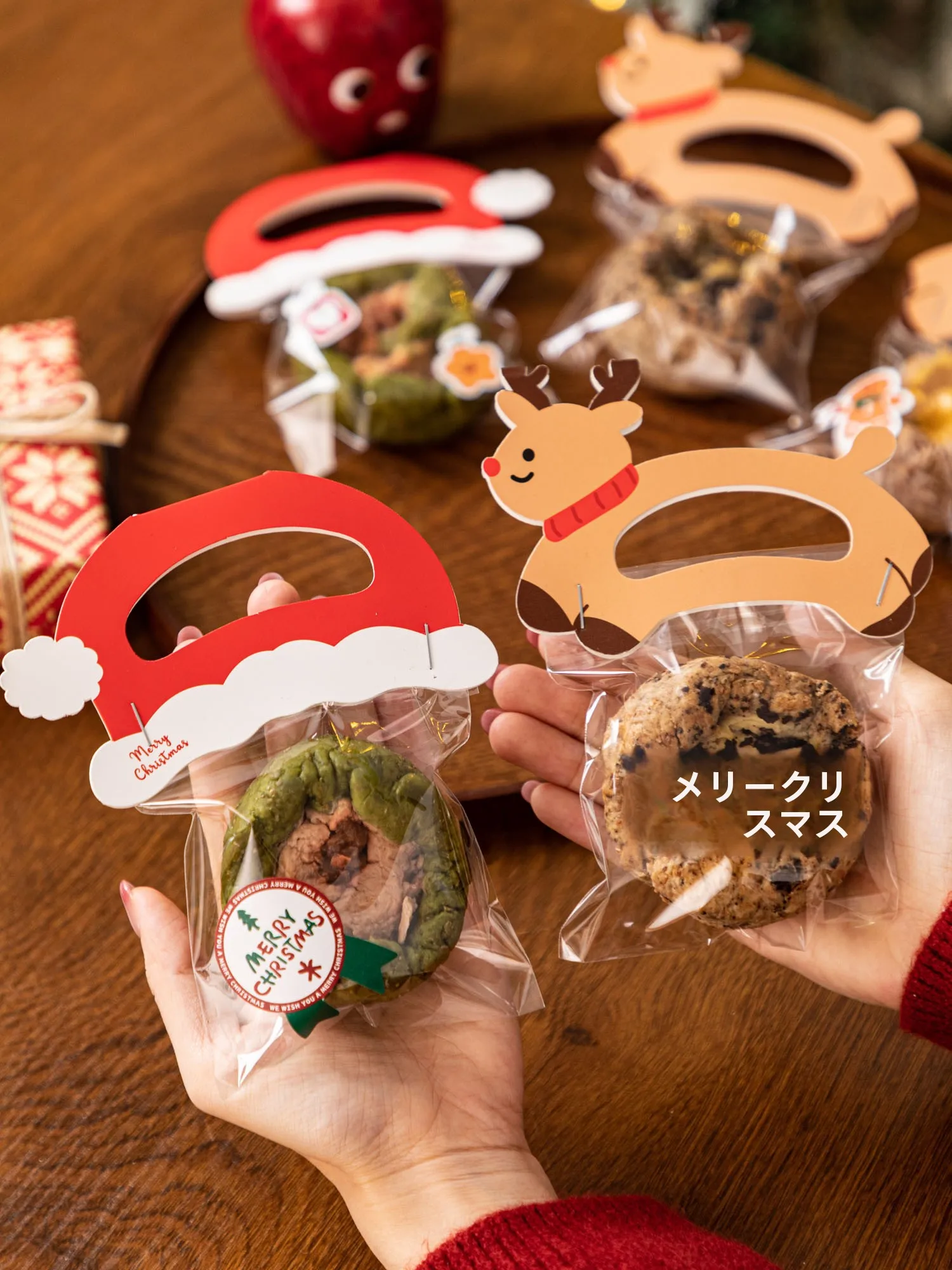 クリス マスプレゼントにぴったりな「雪の結晶デザイン」カートンギフトバッグは、どう選ぶべきか？