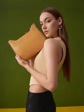 紅谷 ショルダーバッグ【本革・シンプルデザイン・斜め掛け可能】