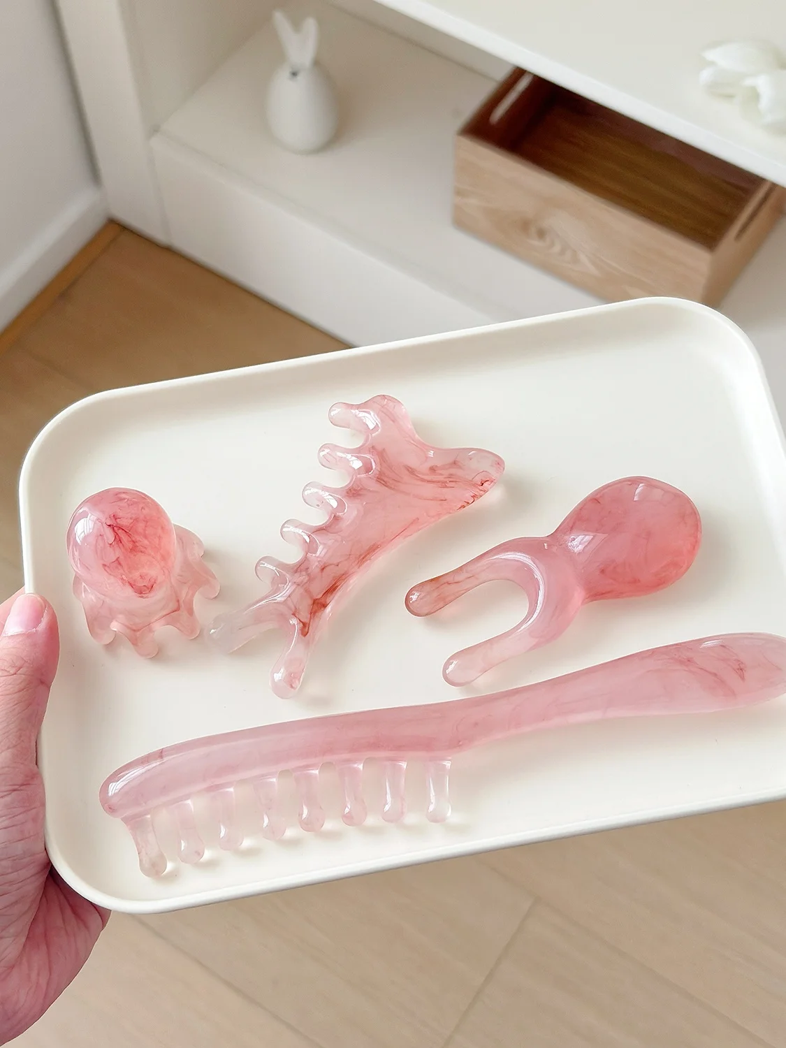 疲れを和らげる頭部マッサージ器：頭痛と顔の筋肉緊張に効果的な手動タイプの多機能マッサージ器