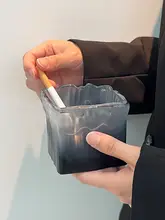 ユニークデザインのレトロスクエアガラス灰皿【高いデザイン性・オフィス用】